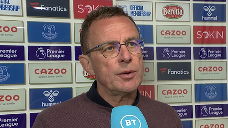 Rangnick nói MU không có bất kỳ lời bào chữa nào cho thất bại trước Everton. ẢNH: MIRROR