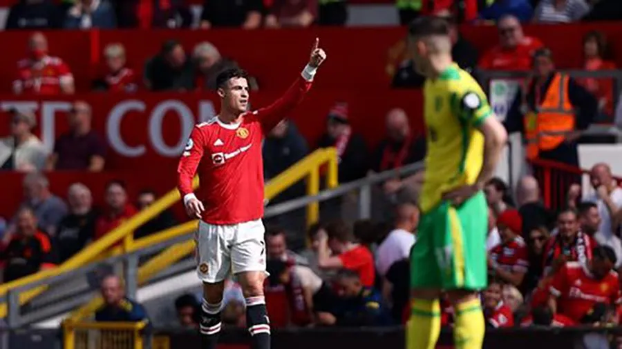 Ronaldo vừa lập hat-trick giúp MU đánh bại Norwich 3-2 ở Premier League. ẢNH: GETTY Ronaldo vừa lập hat-trick giúp MU đánh bại Norwich 3-2 ở Premier League. ẢNH: GETTY