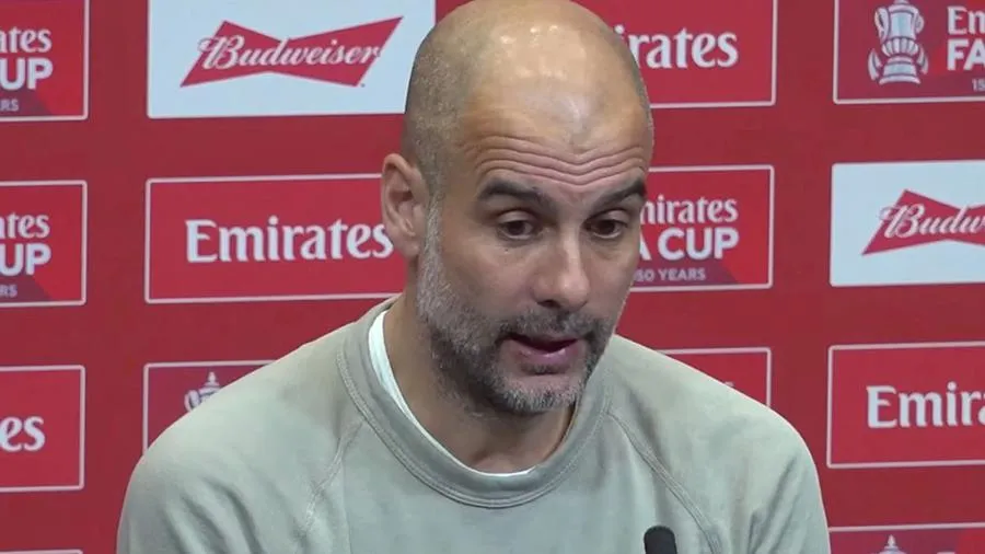 Pep Guardiola đã có đến 7 sự thay đổi trong trận đấu rất quan trọng gặp Liverpool. ẢNH: MIRROR