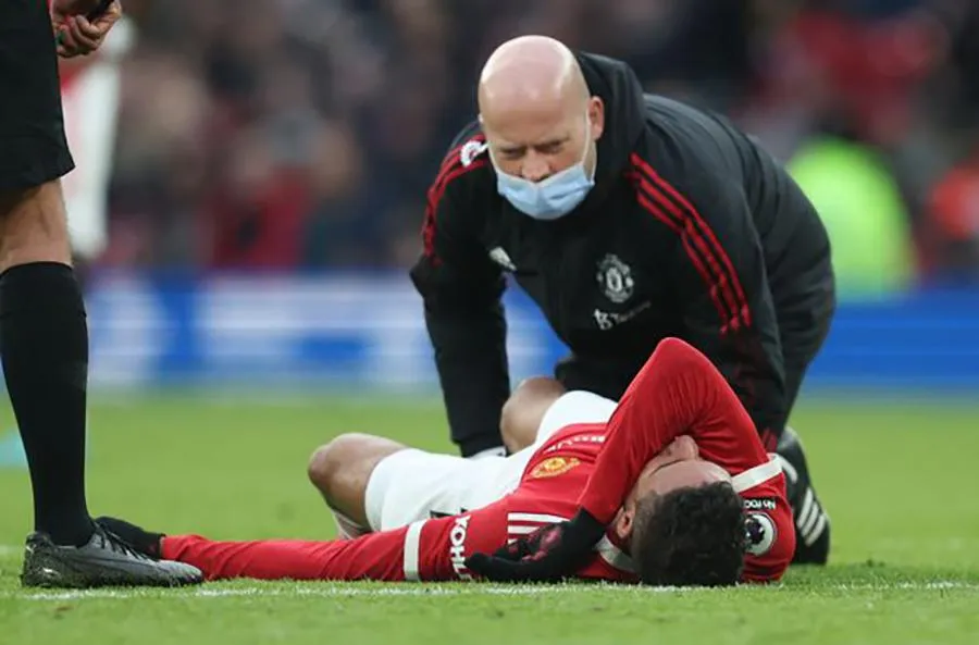 Varane thường xuyên chấn thương ở mùa này. ẢNH: REUTERS