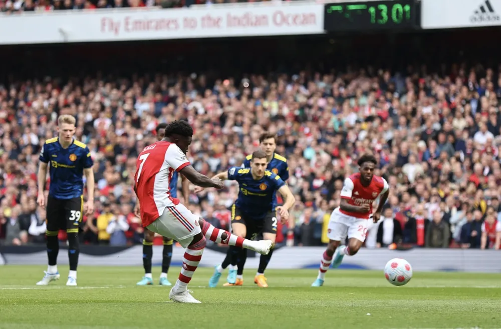 Saka ghi bàn trên chấm 11m. ẢNH: SUN SPORTS Saka ghi bàn trên chấm 11m. ẢNH: SUN SPORTS