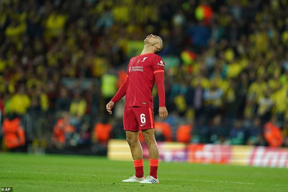 Alcantara tiếc nuối với cơ hội bị bỏ lỡ. ẢNH: AP