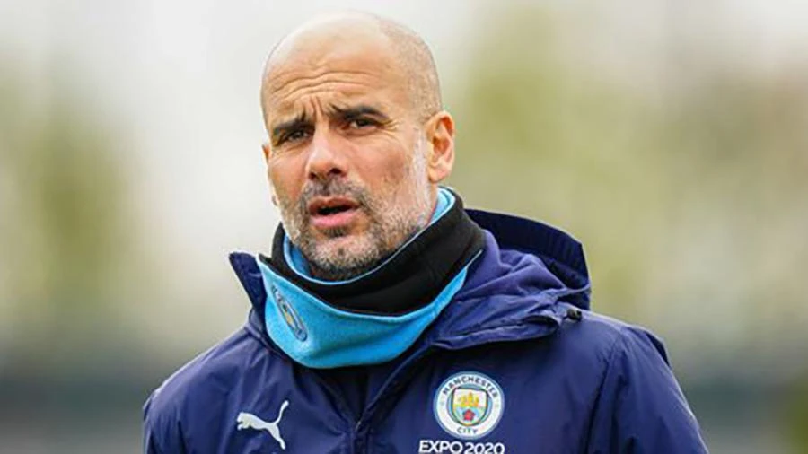 Guardiola khẳng định vị trí tốt nhất của Foden khi trưởng thành chính là nhạc trưởng ở hàng tiền vệ, nơi De Bruyne đang thi đấu. ẢNH: GETTY