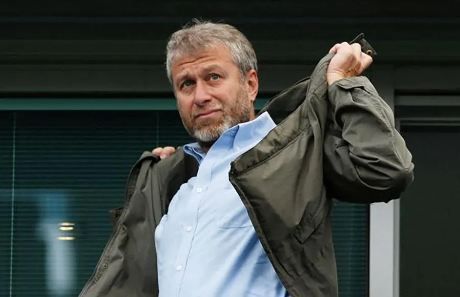 Roman Abramovich buộc phải dứt áo rời Chelsea. ẢNH: REUTERS