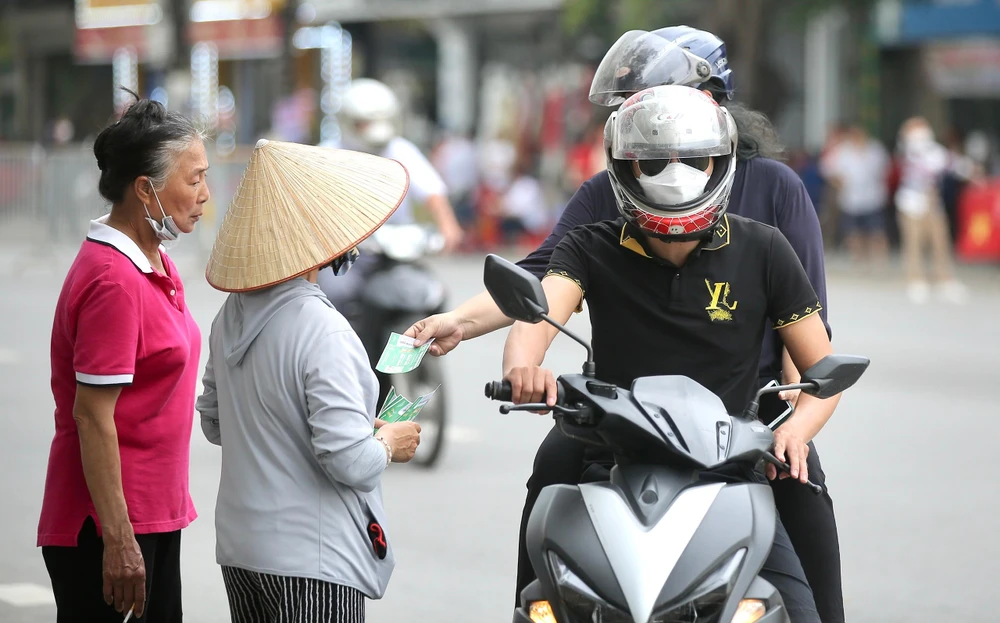 Phe vé mời chào các fan mua vé.