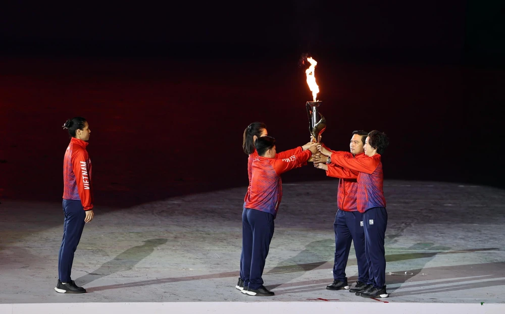 Chủ tịch nước Nguyễn Xuân Phúc tuyên bố khai mạc SEA Games 31 ảnh 36