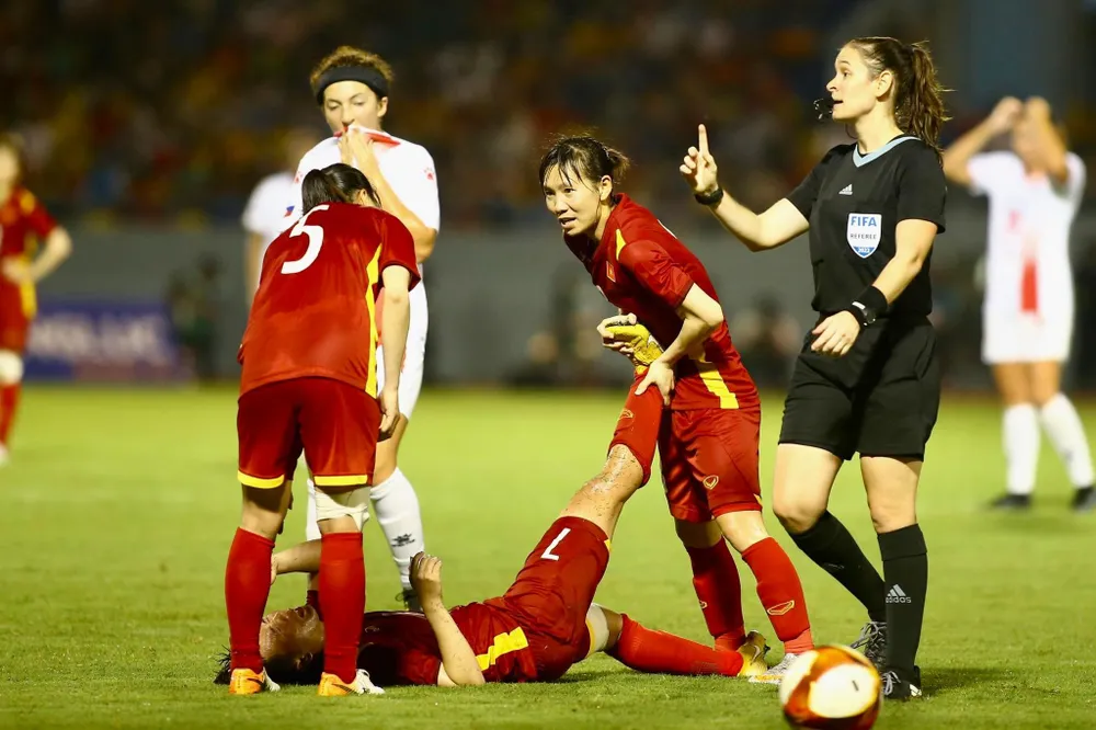 Các cầu thủ nữ Việt Nam đã thể hiện tinh thần quật cường. ẢNH: ANH PHƯƠNG