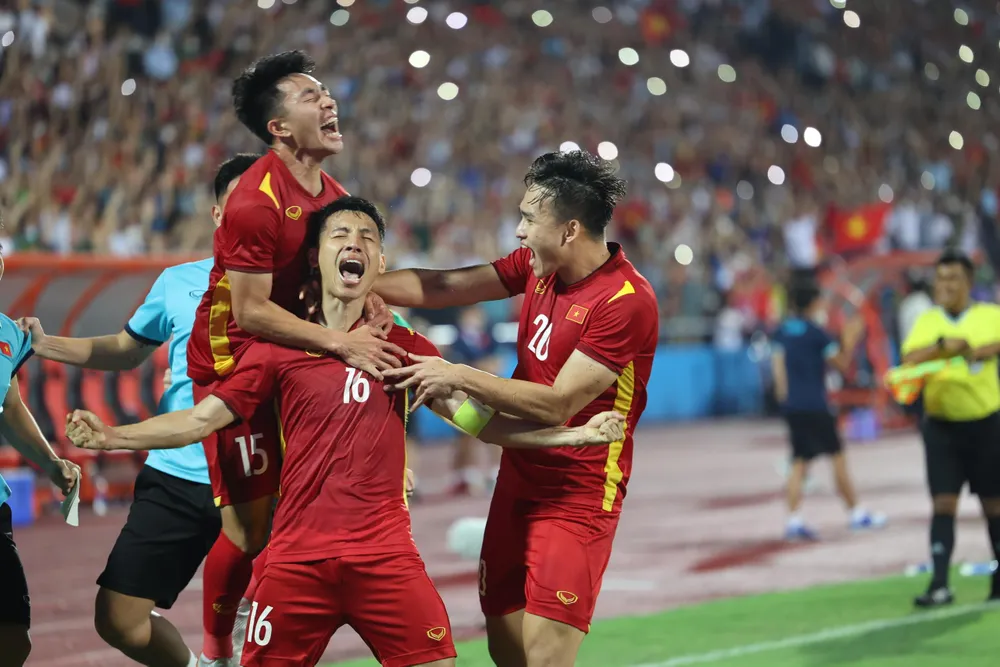 U-23 Việt Nam mở toang cánh cửa vào bán kết SEA Games ảnh 46