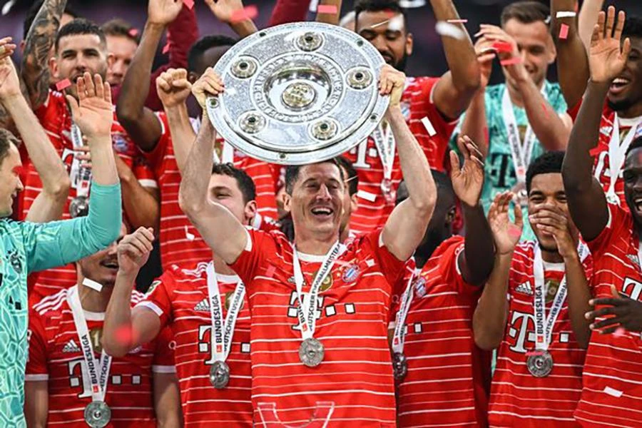 Lewandowski giành 8 Bundesliga trong cả 8 mùa giải ở Bayern Munich. ẢNH: GETTY