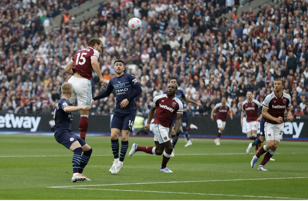 West Ham có hiệp đầu rất hay trước Man City. ẢNH: SUN SPORTS