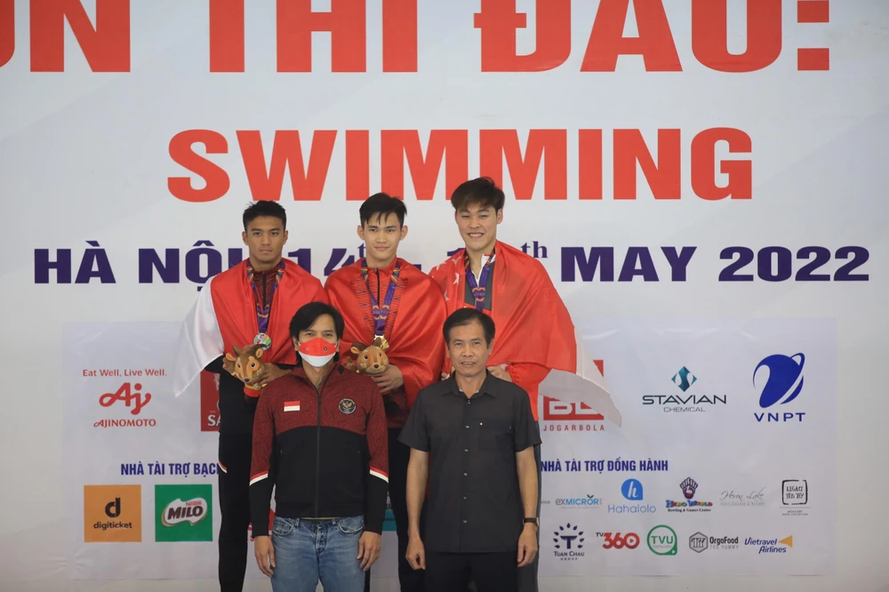 Thanh Bảo trên bục nhận huy chương. ẢNH: ANH PHƯƠNG