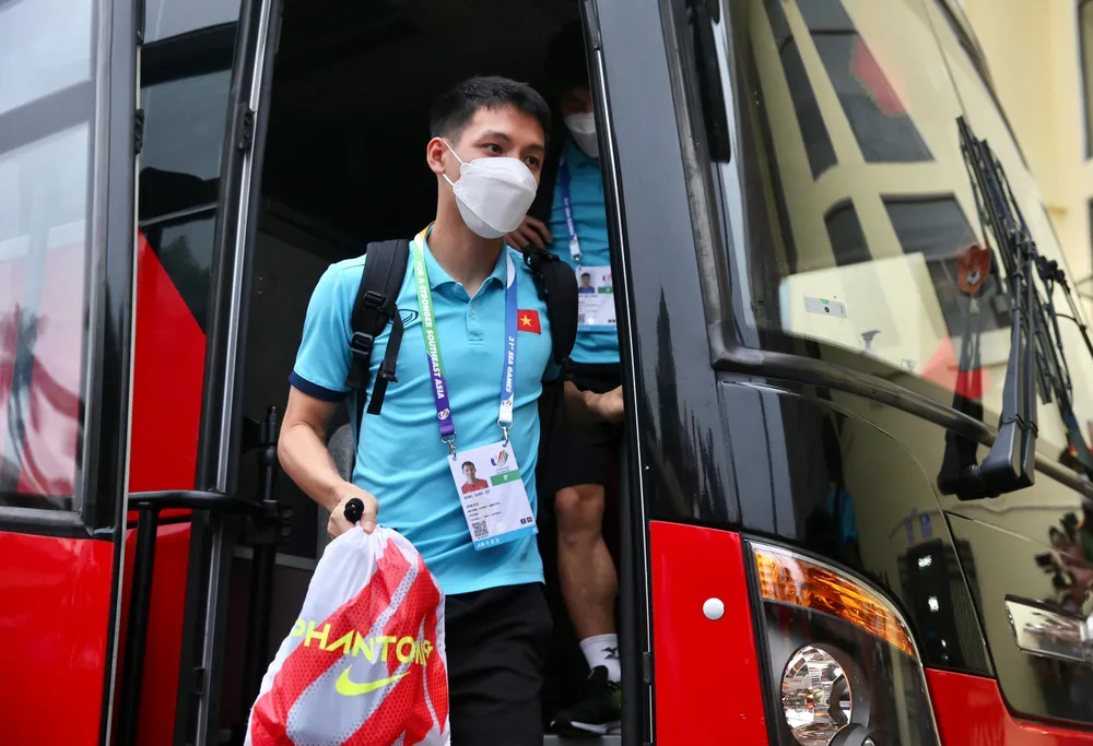 Hùng Dũng... Hùng Dũng...