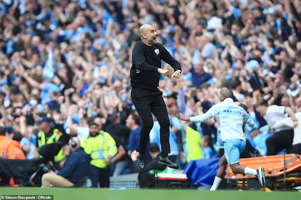 HLV Pep Guardiola nhảy cẩng lên ăn mừng. ẢNH: OFFSIDE HLV Pep Guardiola nhảy cẩng lên ăn mừng. ẢNH: OFFSIDE