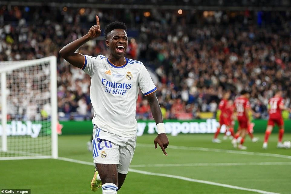 Người hùng của Real Madrid Vinicius ăn mừng bàn thắng. ẢNH: GETTY