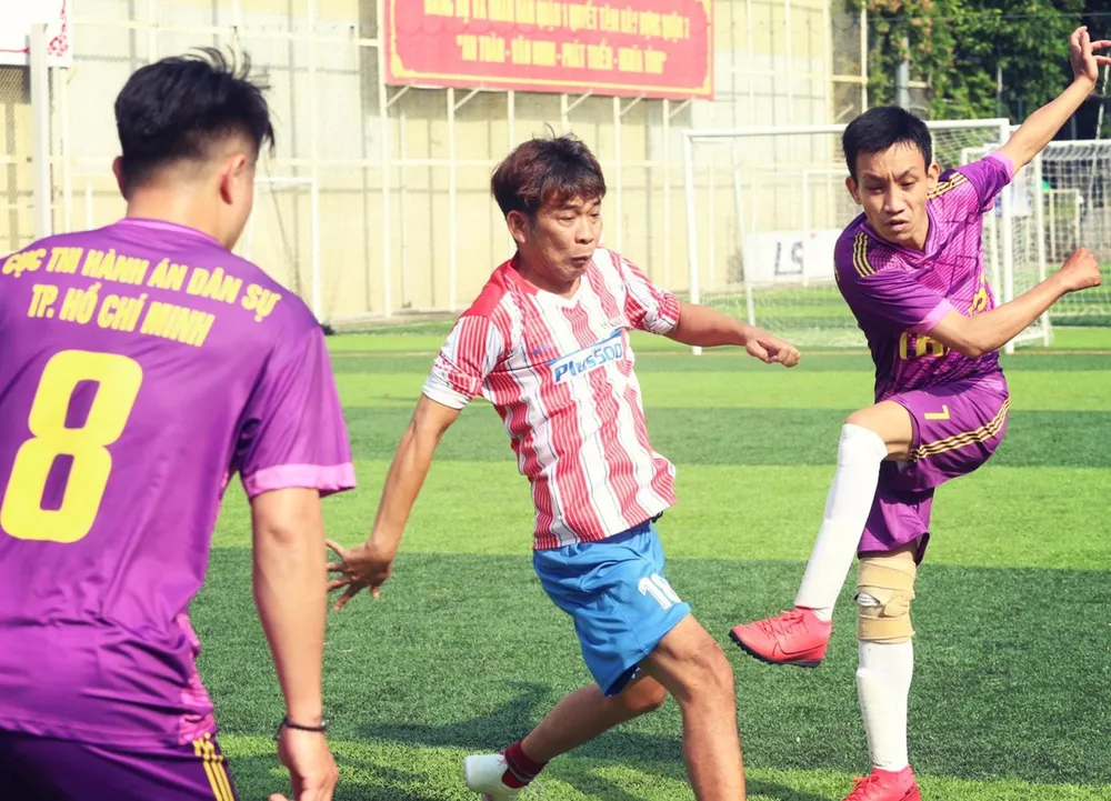 Tiền đạo Công Tuấn.