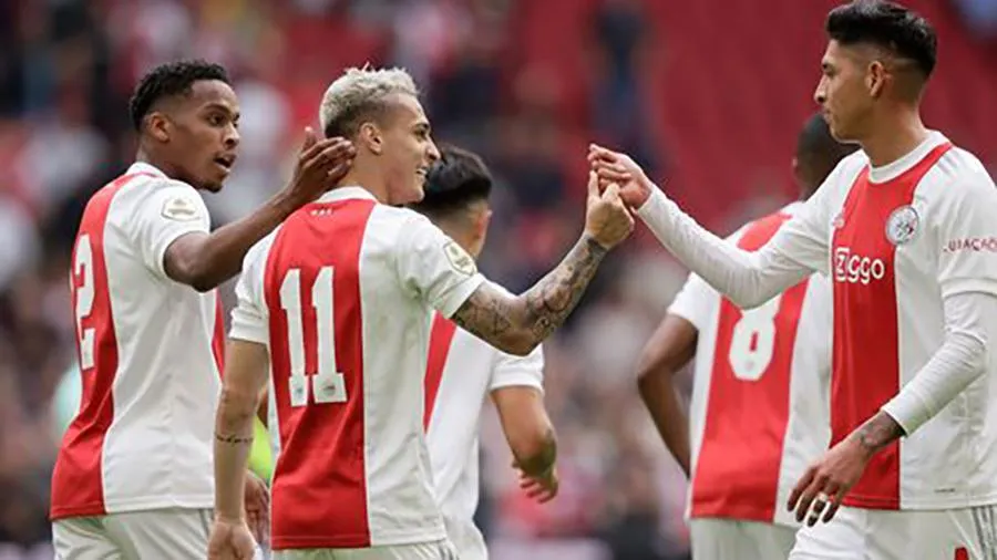 MU quan tâm đến nhiều cầu thủ của Ajax. ẢNH: MIRROR MU quan tâm đến nhiều cầu thủ của Ajax. ẢNH: MIRROR