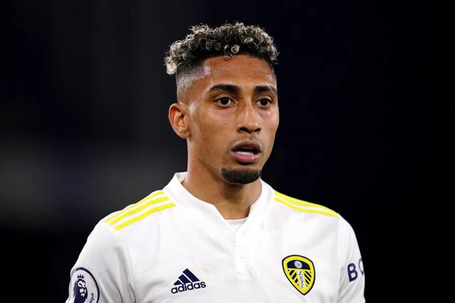 Raphinha gần như sẽ gia nhập Chelsea. ẢNH: DAILY STAR