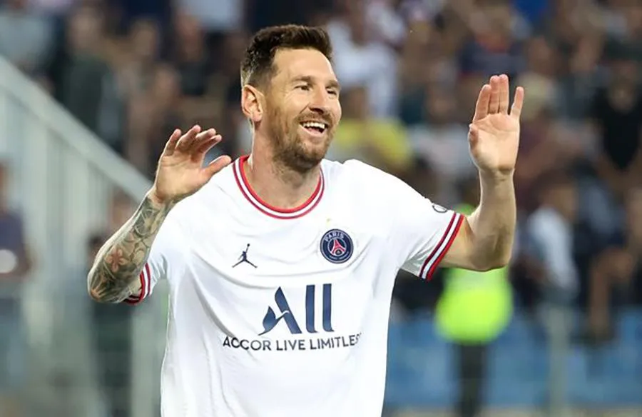 Messi kém kỷ lục Champions League của Ronaldo 16 bàn thắng. ẢNH: MIRROR Messi kém kỷ lục Champions League của Ronaldo 16 bàn thắng. ẢNH: MIRROR