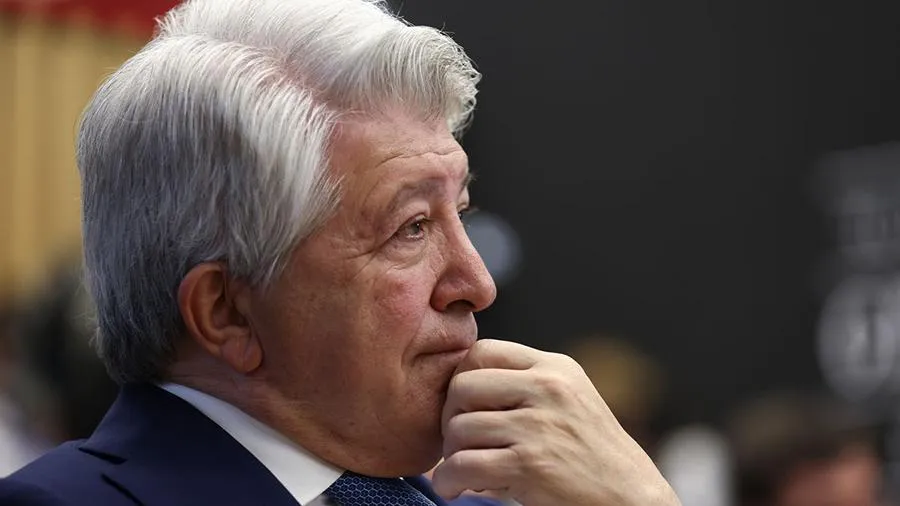 Chủ tịch Atletico Madrid thẳng thừng bác bỏ thông tin đội bóng của ông muốn có Ronaldo. ẢNH: GETTY Chủ tịch Atletico Madrid thẳng thừng bác bỏ thông tin đội bóng của ông muốn có Ronaldo. ẢNH: GETTY