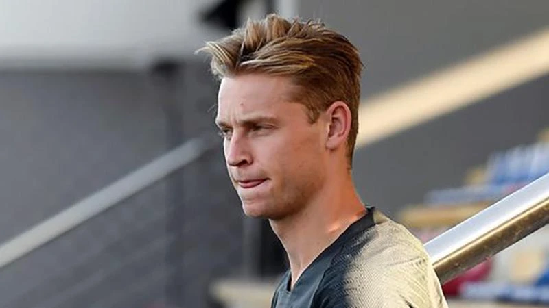 Cho đến lúc này, De Jong vẫn tham gia tập luyện cùng Barca. ẢNH: GETTY