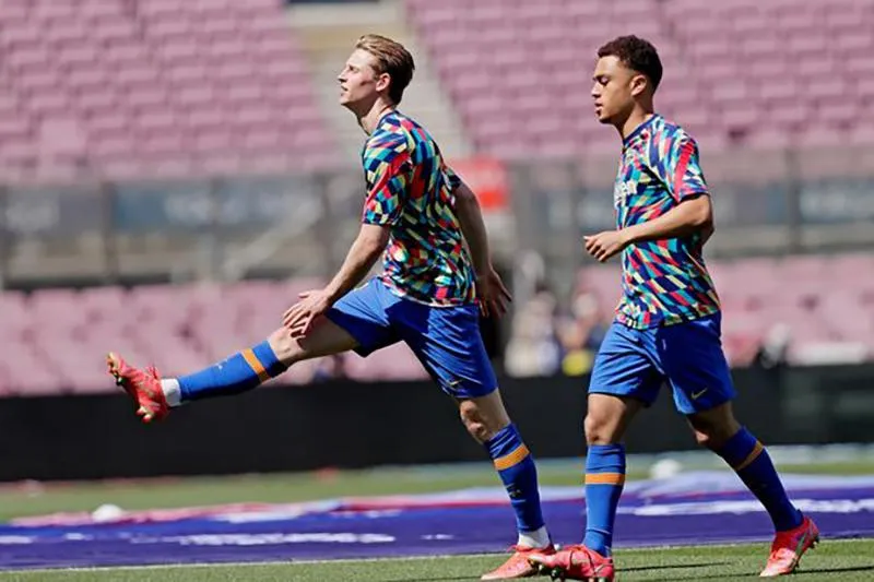 De Jong và Dest đang là đồng đội tại Barcelona. ẢNH: GETTY