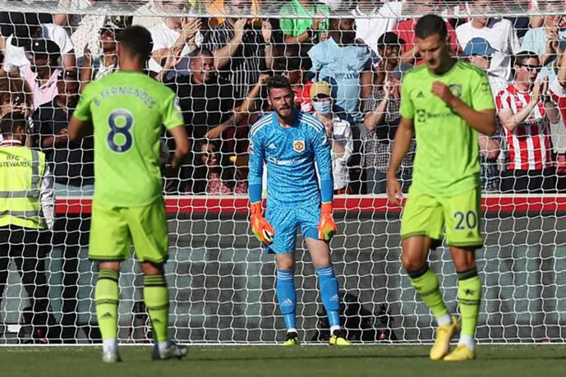 De Gea mắc hai sai lầm đáng trách trong trận MU thua Brentford 0-4 cuối tuần qua. ẢNH: GETTY