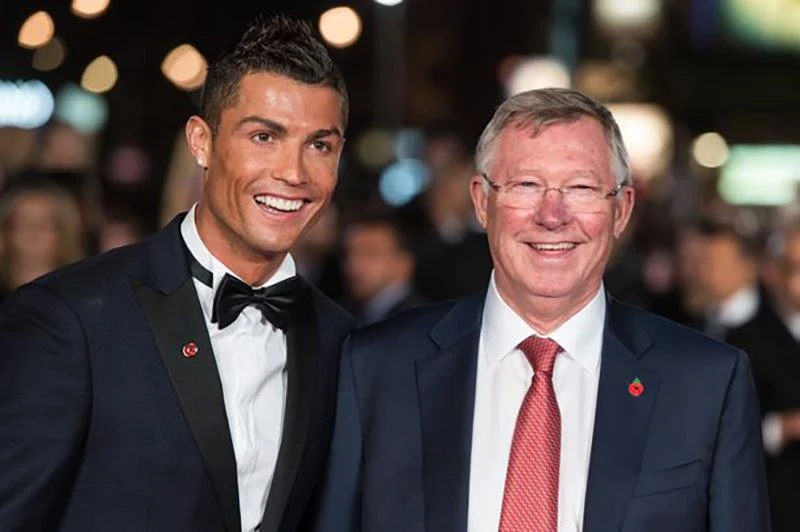 Mối quan hệ giữa Sir Alex Ferguson và Ronaldo là như cha con. ẢNH: GETTY