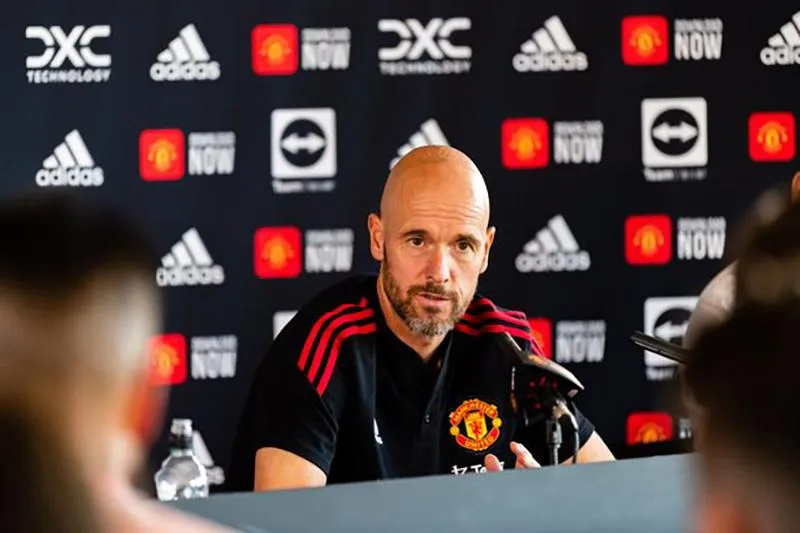 HLV Erik Ten Hag trong buổi họp báo trước trận Man Utd gặp Liverpool. ẢNH: GETTY