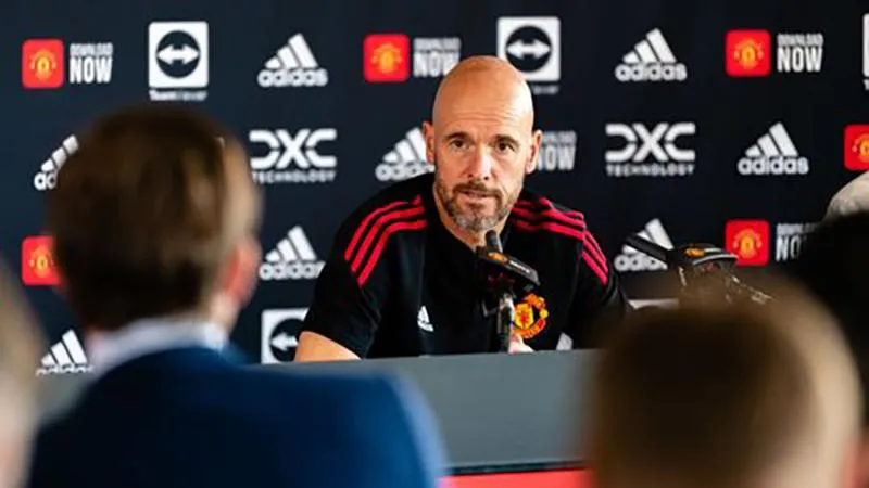 Erik Ten Hag trong buổi họp báo trước trận đấu. ẢNH: GETTY Erik Ten Hag trong buổi họp báo trước trận đấu. ẢNH: GETTY