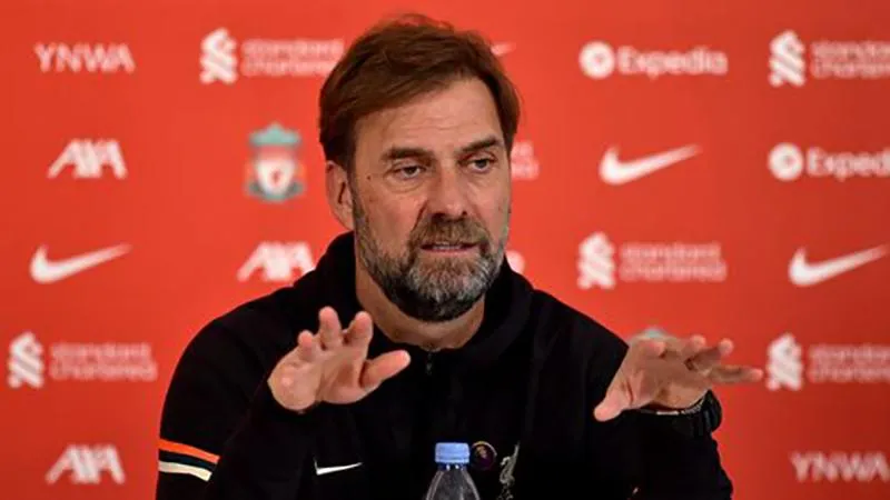 Klopp trong buổi họp báo trước trận đấu giữa MU và Liverpool. ẢNH: GETTY