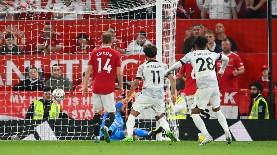 Dù cố gắng tấn công nhưng Liverpool không thể có được 1 điểm mang về. Ảnh: Getty