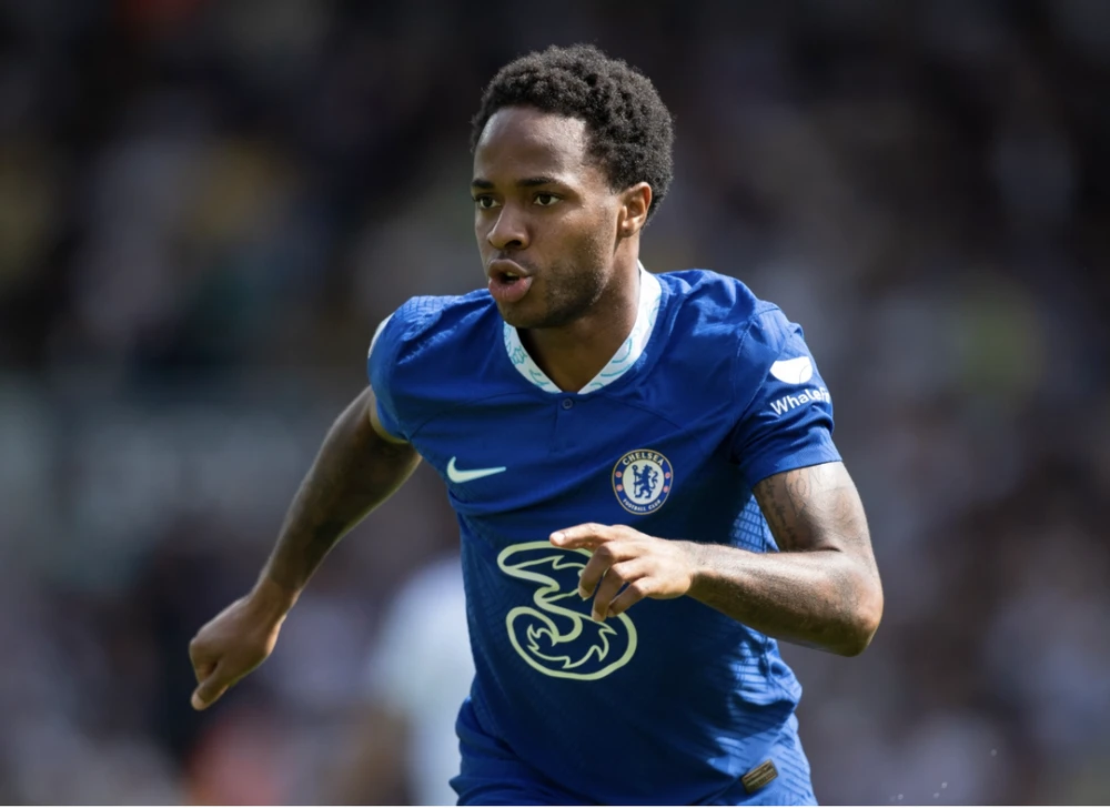 Sterling sẽ đối đầu với đội bóng cũ Man City ở vòng 3 Carabao Cup. ẢNH: SUN SPORTS