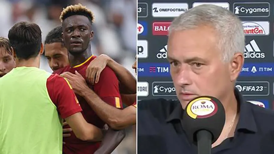 Mourinho không hài lòng về màn trình diễn của các học trò trong hiệp 1 trước Juventus. ẢNH: MIRROR