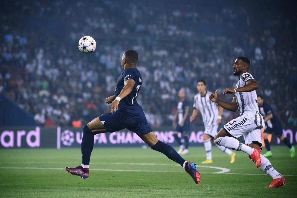 Juventus sẽ phải làm rất nhiều để tìm đường đi tiếp. Ảnh: UEFA