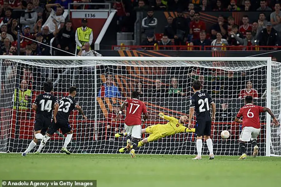 Mendez sút thắng De Gea trên chấm 11m ghi bàn duy nhất trận đấu. ẢNH: GETTY