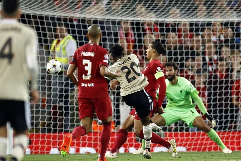 Kudus ghi bàn cho Ajax. ẢNH: UEFA Kudus ghi bàn cho Ajax. ẢNH: UEFA