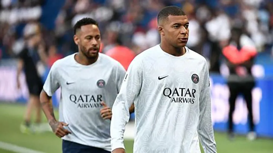 Mâu thuẫn giữa Neymar và Mbappe vẫn luôn âm ỉ trên... truyền thông. ẢNH: GETTY Mâu thuẫn giữa Neymar và Mbappe vẫn luôn âm ỉ trên... truyền thông. ẢNH: GETTY
