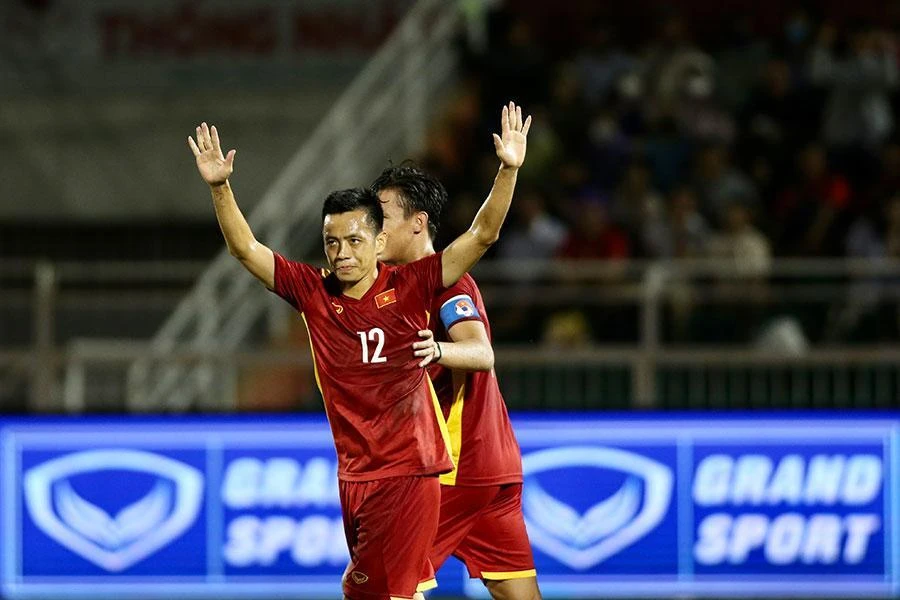 Văn Quyết thi đấu ấn tượng khi trở lại tuyển Việt Nam.