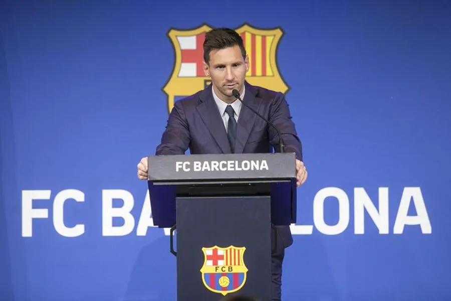 Messi nói lời chia tay Barcelona vào năm 2021... ẢNH: GETTY