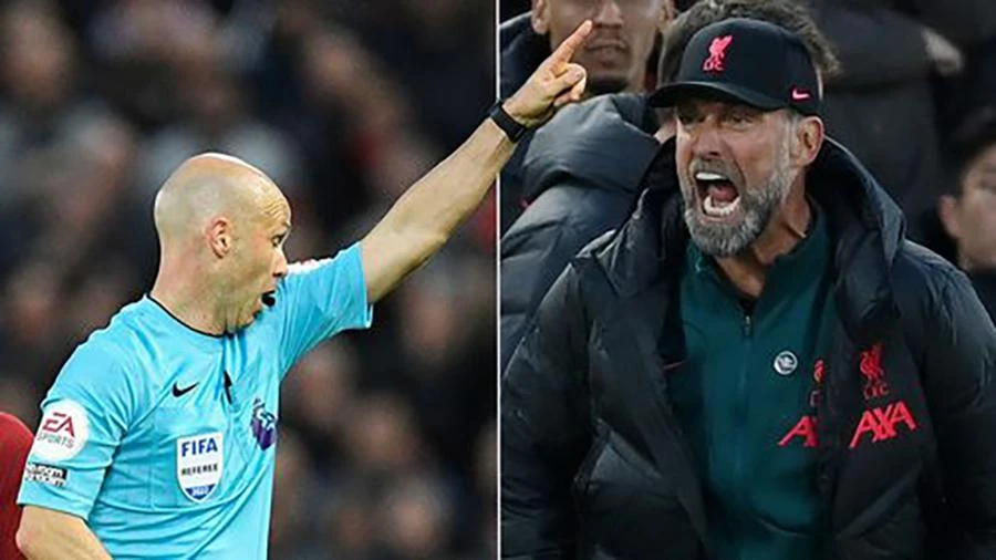 Klopp bị trọng tài đuổi khỏi sân. ẢNH: MIRROR