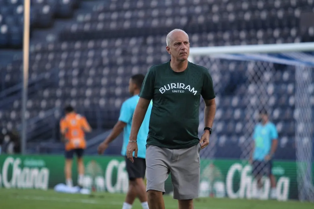 HLV Gama từng dẫn dắt Buriam và U-23 Thái Lan đã chia tay Daegu từ giữa tháng 8. ẢNH: SIAM SPORT HLV Gama từng dẫn dắt Buriam và U-23 Thái Lan đã chia tay Daegu từ giữa tháng 8. ẢNH: SIAM SPORT