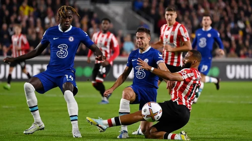 Chelsea sẽ phải nỗ lực hết mình nếu muốn ở lại top 4. Ảnh: Getty