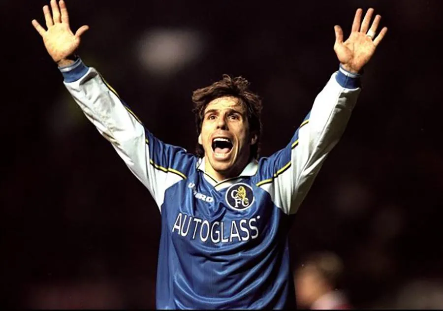 Gianfranco Zola khi còn chơi cho Chelsea. Ảnh: GETTY