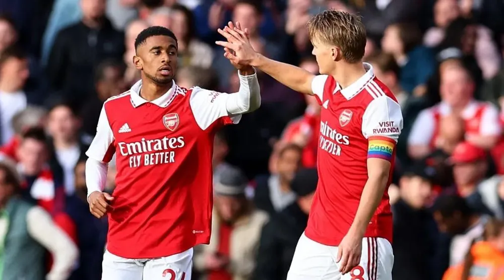 Reiss Nelson tỏa sáng đúng lúc khi thay thế vị trí Saka. Ảnh: Getty Reiss Nelson tỏa sáng đúng lúc khi thay thế vị trí Saka. Ảnh: Getty