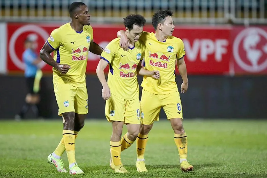 HA Gia Lai đã trụ hạng an toàn và trận tiếp theo sẽ chơi trên sân khách Hà Tình dưới sự điều khiển của trọng tài Hàn Quốc. Ảnh: ANH PHƯƠNG