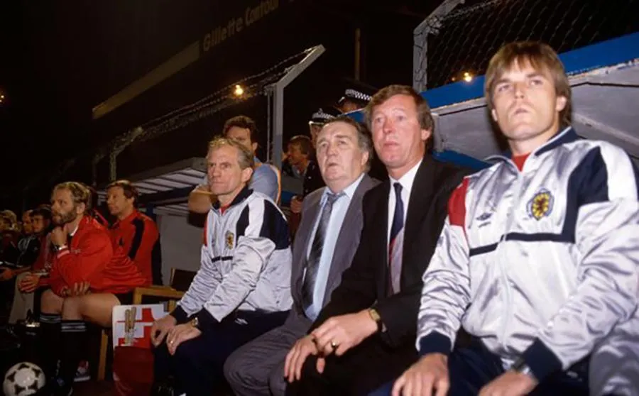 Alex Ferguson cùng với Jock Stein và ban huấn luyện tuyển Scotland. ẢNH: GETTY