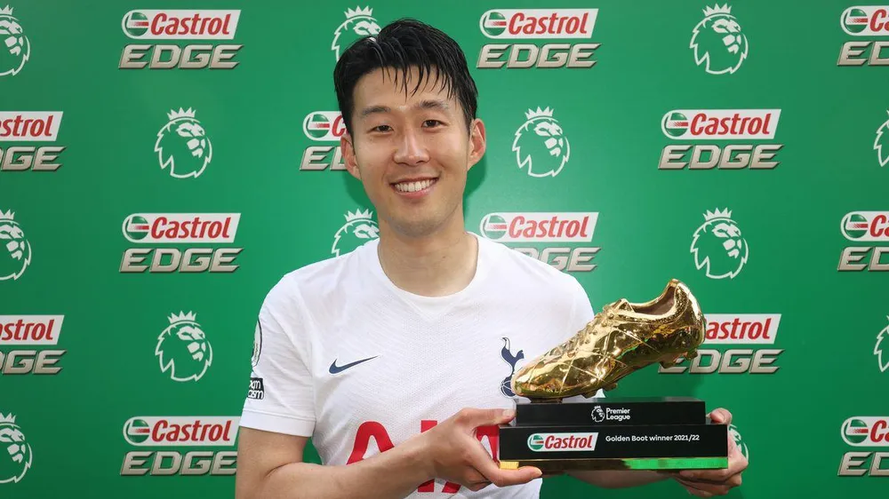 Son Heung-min giành chiếc giày vàng Premier League 2021 - 2022. ẢNH: GETTY Son Heung-min giành chiếc giày vàng Premier League 2021 - 2022. ẢNH: GETTY