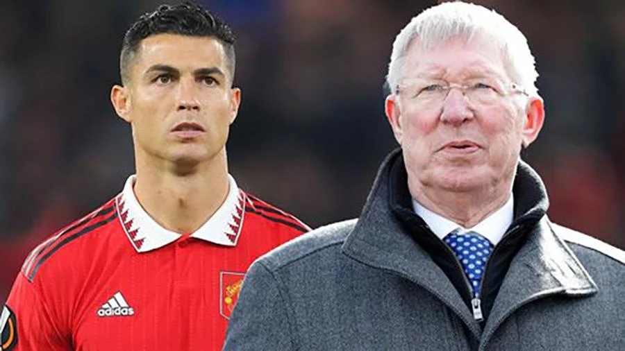 Ronaldo coi Sir Alex Ferguson như người cha thứ hai. ẢNH: MIRROR