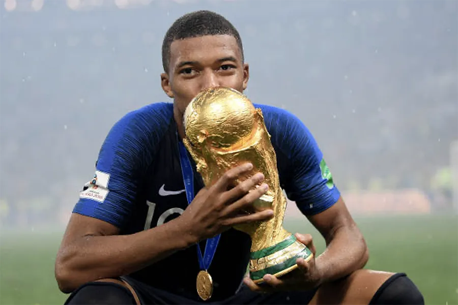 Mbappe sẽ cùng tuyển Pháp bảo vệ ngôi vương World Cup. Ảnh: GETTY Mbappe vô địch World Cup