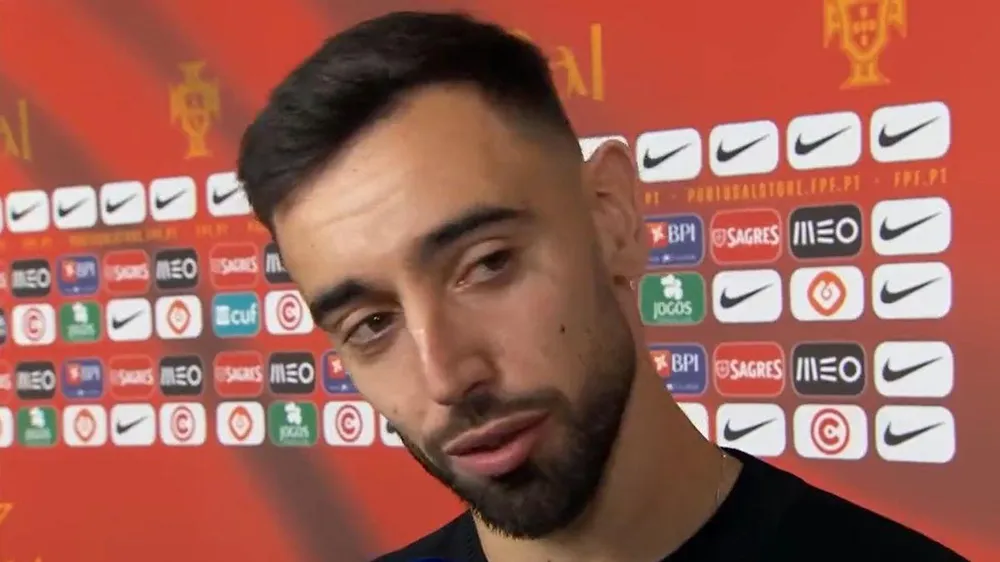Bruno Fernandes khẳng định lúc này anh chỉ tập trung vào World Cup 2022 cùng đội tuyển Bồ Đào Nha. ẢNH: SKY SPORTS Bruno Fernandes tập trung vào World Cup 2022